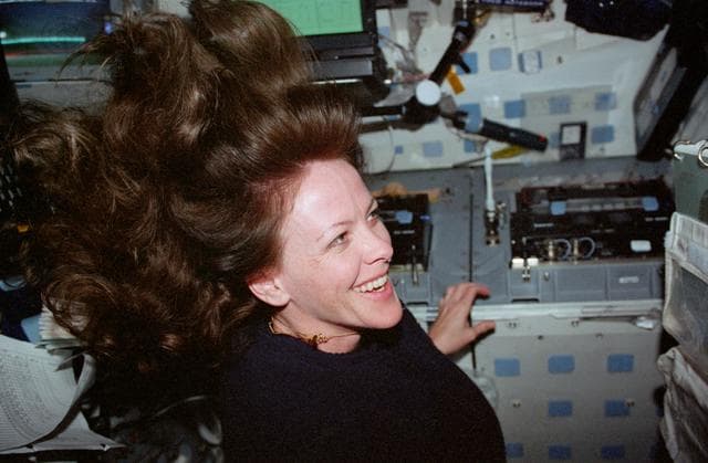 NASA image: STS-99 MS Kavandi works on OV-105's flight deck