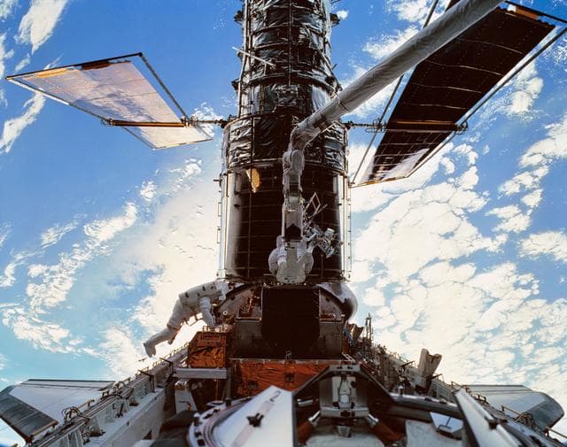NASA image: 2nd EVA - MS Foale and Nicollier during FGS changeout