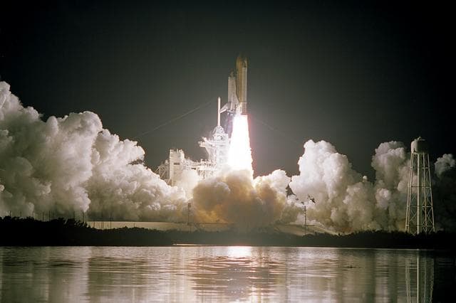 NASA image: sts103-s-005