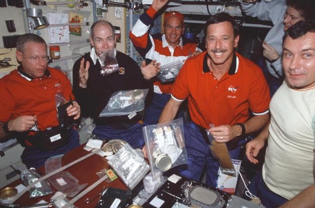 NASA image: Mealtime in the ISS Service Module/Zvezda