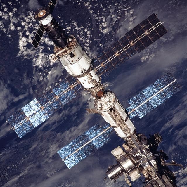 NASA image: sts105-707-019