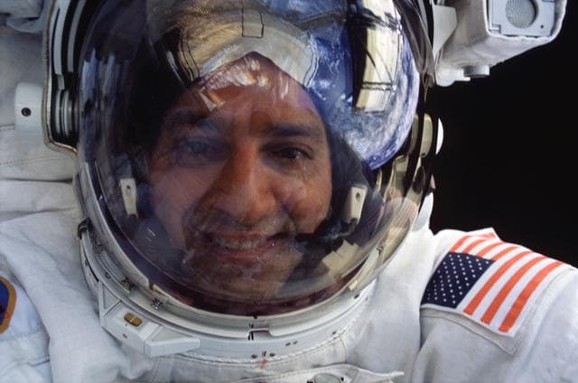 NASA image: EVA 3 - Linnehan portrait