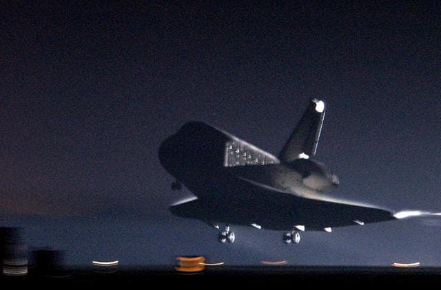 NASA image: STS-109 landing view