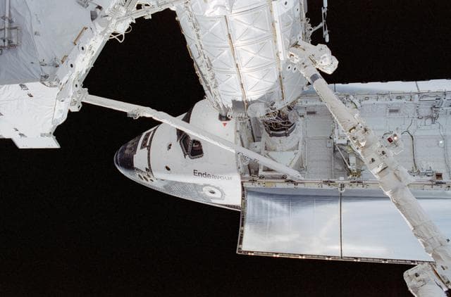 NASA image: Endeavour,PMA2,SSRMS,RMS,and S0 truss photographed during STS-111 UF-2 EVA 1