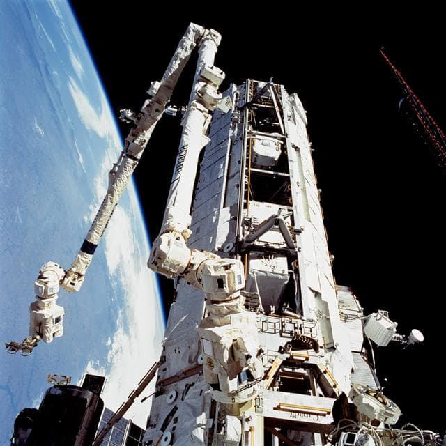 NASA image: S1 truss installed on ISS