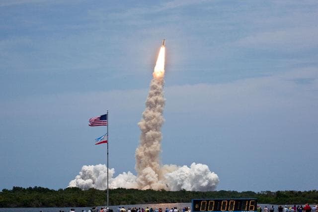 NASA image: Launch of Space Shuttle Atlantis / STS-125 Mission