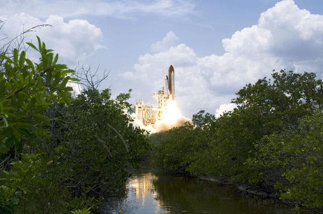 NASA image: Launch of Space Shuttle Atlantis / STS-125 Mission
