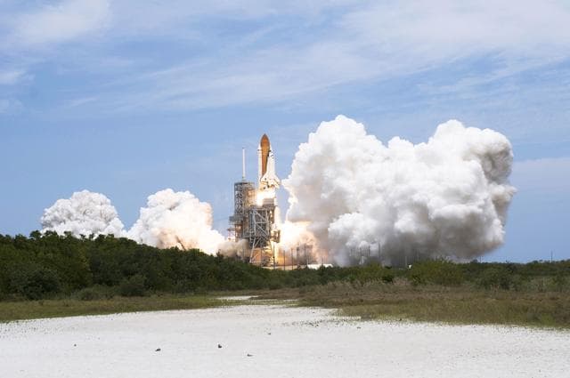 NASA image: Launch of Space Shuttle Atlantis / STS-125 Mission