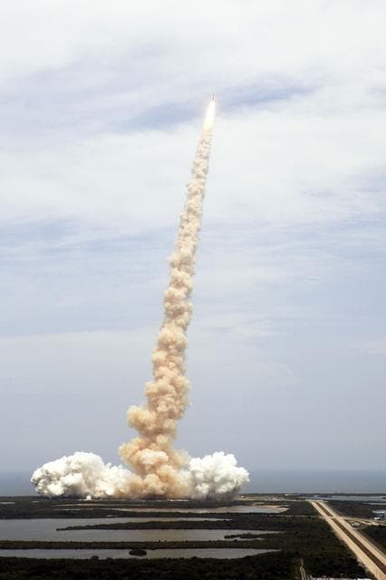 NASA image: Launch of Space Shuttle Atlantis / STS-125 Mission