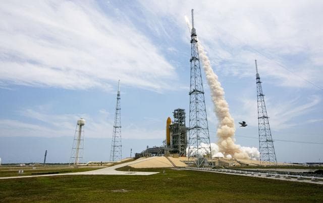 NASA image: Launch of Space Shuttle Atlantis / STS-125 Mission