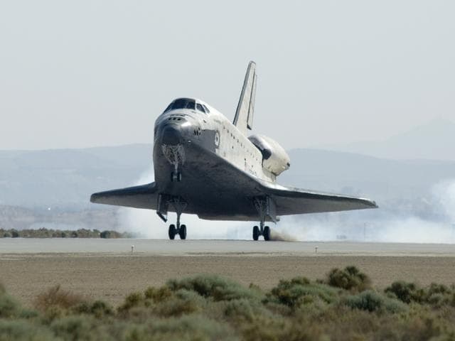 NASA image: Landing of Space Shuttle Atlantis / STS-125 Mission