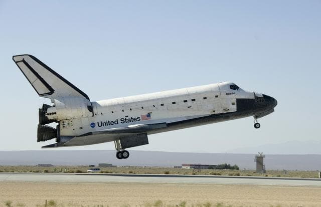 NASA image: Landing of Space Shuttle Atlantis / STS-125 Mission