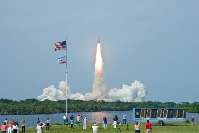 NASA image: sts127-s-013