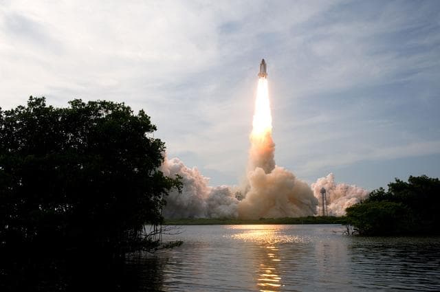 NASA image: sts127-s-027