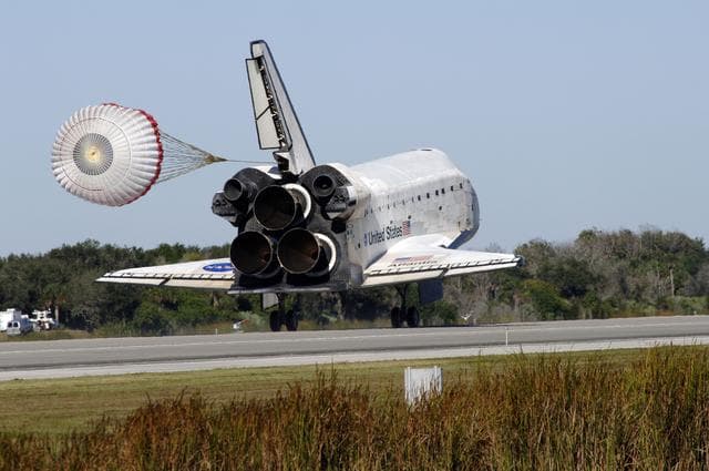 NASA image: Space Shuttle Atlantis Landing / STS-129 Mission