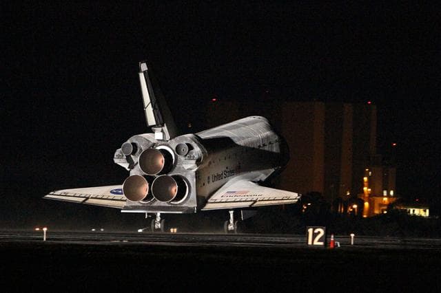 STS-130 Endeavour Lands at KSC