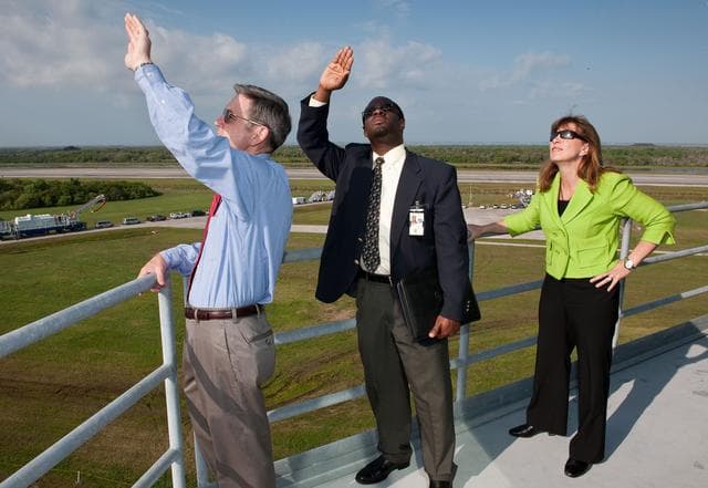 Discovery STS-131 Mission Landing