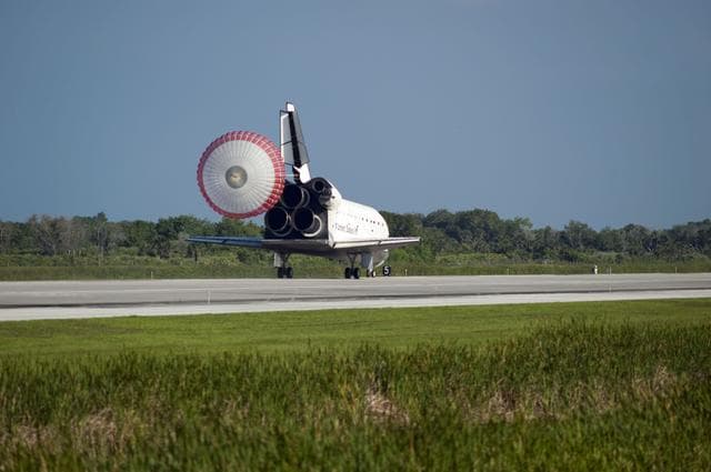 NASA image: STS-132 Space Shuttle Atlantis Landing