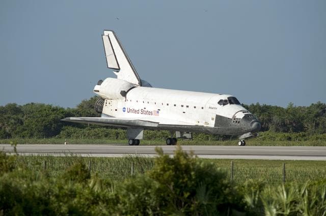 NASA image: STS-132 Space Shuttle Atlantis Landing