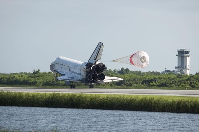NASA image: STS-132 Space Shuttle Atlantis Landing
