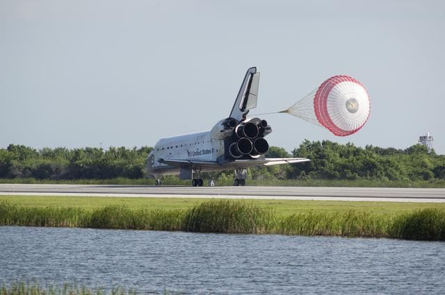 NASA image: STS-132 Space Shuttle Atlantis Landing