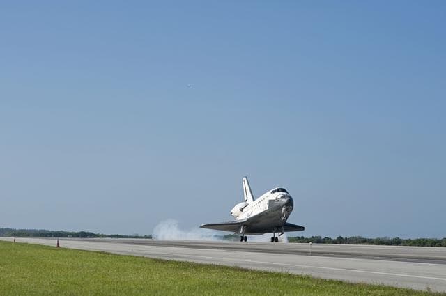 NASA image: STS-132 Space Shuttle Atlantis Landing