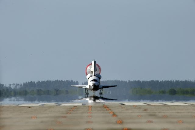 NASA image: STS-132 Space Shuttle Atlantis Landing