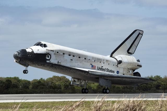 NASA image: STS-133 landing at KSC