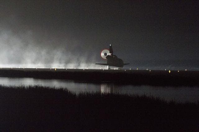 NASA image: Final Landing of the Space Shuttle Endeavour / STS-134 Mission