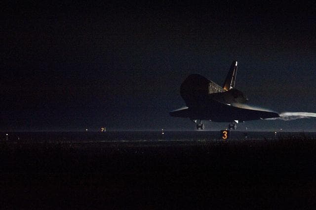 NASA image: Final Landing of the Space Shuttle Endeavour / STS-134 Mission
