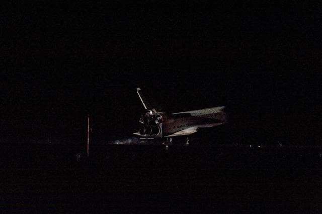 NASA image: Final Landing of the Space Shuttle Endeavour / STS-134 Mission