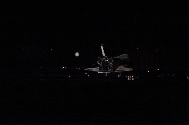 NASA image: Final Landing of the Space Shuttle Endeavour / STS-134 Mission