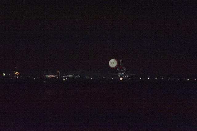 NASA image: Final Landing of the Space Shuttle Endeavour / STS-134 Mission