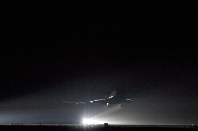 NASA image: Final Landing of the Space Shuttle Endeavour / STS-134 Mission