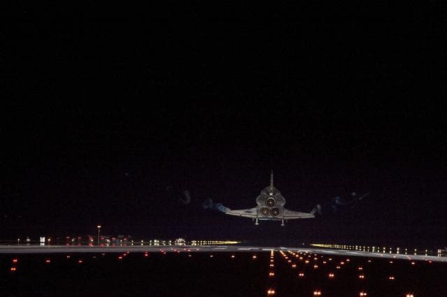 NASA image: Final Landing of the Space Shuttle Endeavour / STS-134 Mission