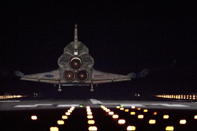 NASA image: Final Landing of the Space Shuttle Endeavour / STS-134 Mission