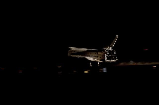 NASA image: The Final Landing of STS-135 Atlantis