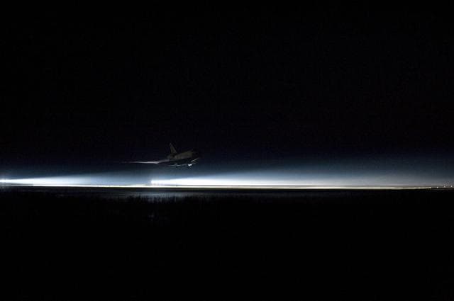 NASA image: The Final Landing of STS-135 Atlantis