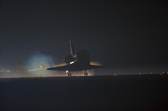 NASA image: The Final Landing of STS-135 Atlantis