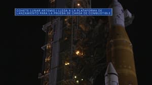NASA image: Recientemente: El megacohete lunar Artemis I es transportado a la plataforma de lanzamiento