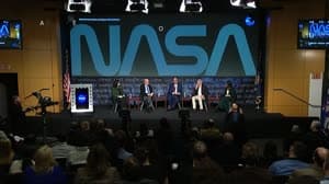 NASA image: Recientemente: Celebrando el logotipo del gusano