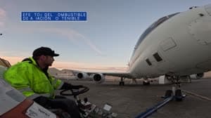 NASA image: Recientemente: En busca de combustible de aviación más limpio.