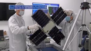 NASA image: Preparando un pequeño satélite para realizar investigaciones científicas: TW@N - 2 de abril de 2021